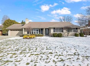 66 Fairford Rd, Grosse Pointe Shores, MI 48236