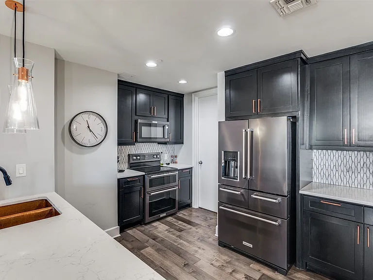 1505 Elm St #1504 — Photo 8