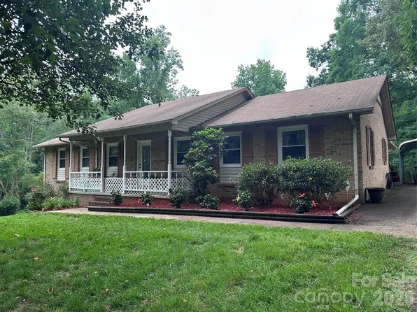 523 Boxwood St, Hudson, NC 28638