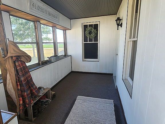 Enclosed porch 