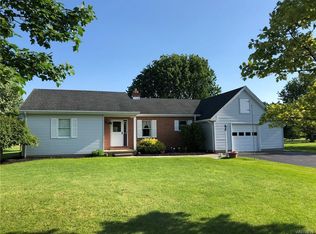 5298 Feigle Rd, Lockport, NY 14094