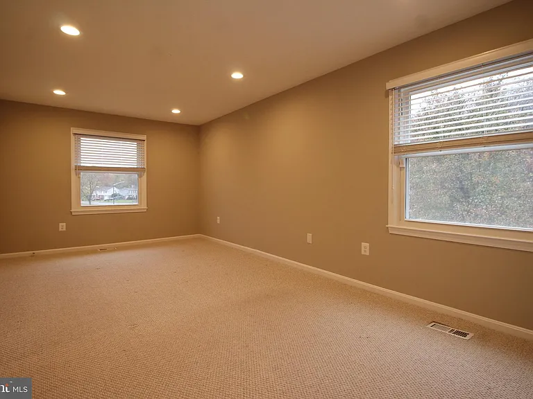 4500 Lantern Pl — Photo 10