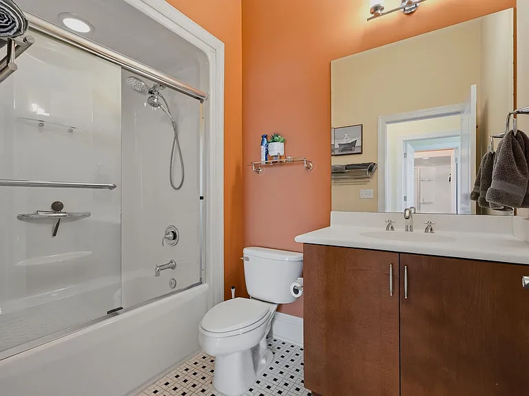 619 N 4th St #301 — Photo 14