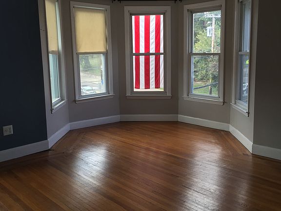 2nd image of 722 N Broadway #2