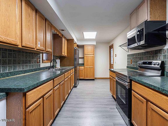 4th image of 2269 N Williamson Rd