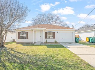 36 Stowe Rd, Mary Esther, FL 32569