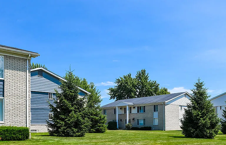 Sterling Park Apartments — Photo 18