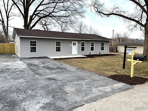 3rd image of 423 Kathryn Dr