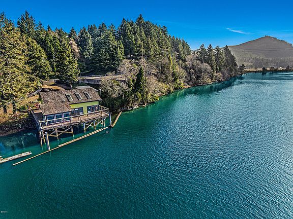 2nd image of 182 Siletz Hwy