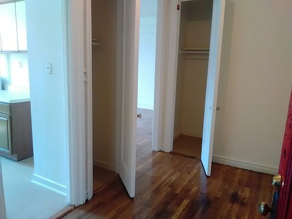 3rd image of 4200 Carpenter Ave #E1