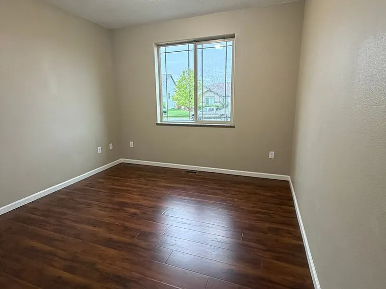 215 N Wellington St — Photo 9