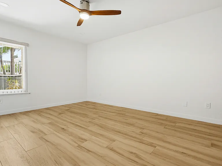 Secondary bedroom