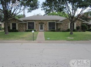 1410 Shady Brook Dr, Desoto, TX 75115