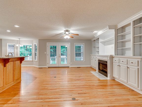 5th image of 1544 Weatherwood Dr