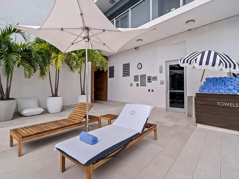 1100 Biscayne Blvd #5802 — Photo 31