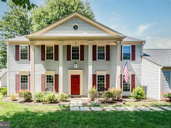 3 Dunbar Way, Sterling, VA 20165