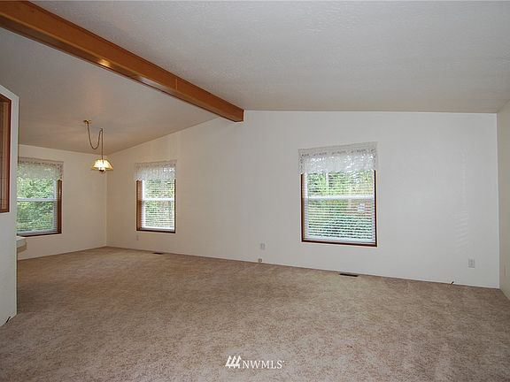 3rd image of 1587 Dickinson Avenue