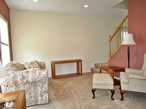 4th image of 39W326 W Burnham Ln