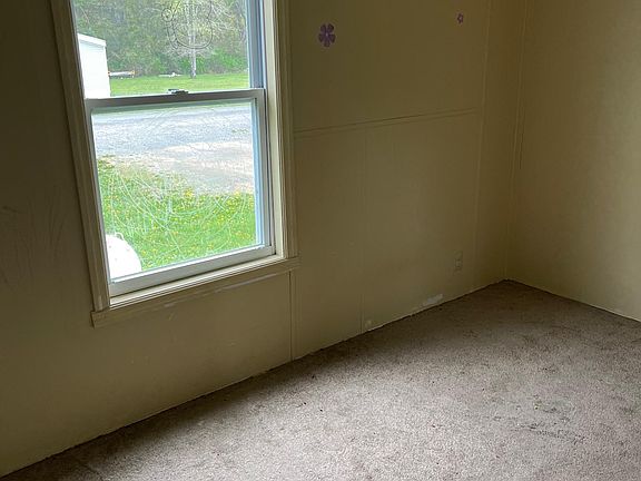 3rd image of 214 Aqua Ln