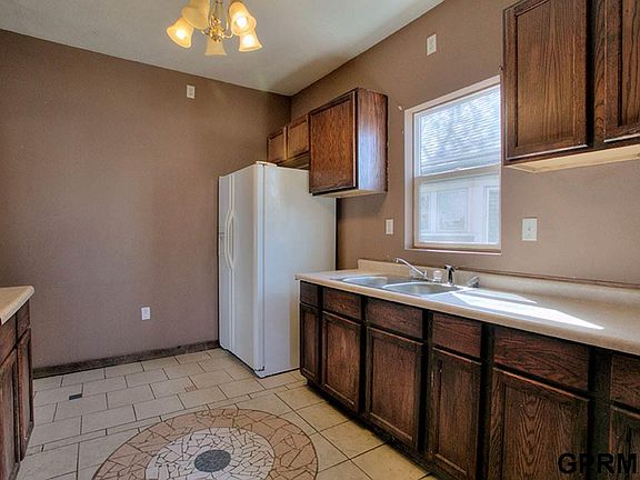 2nd image of 2200 Avenue A