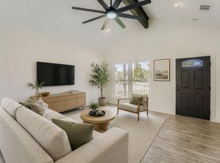 701 E 3rd St, Elgin, TX 78621