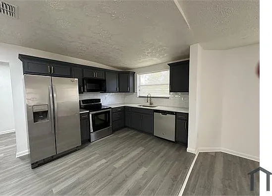1089 Nightingale Rd — Photo 5