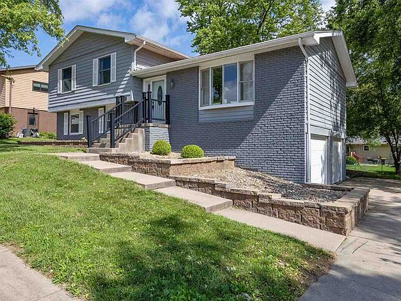 3rd image of 131 Penfro Dr