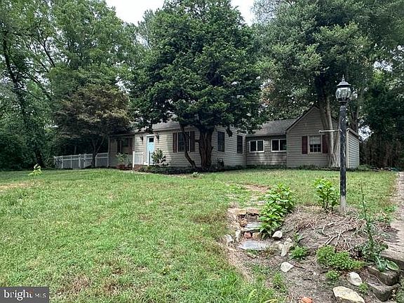 2nd image of 315 N Park Dr