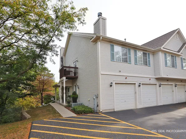 532 Fox Ridge Dr, Fox Lake, IL 60020