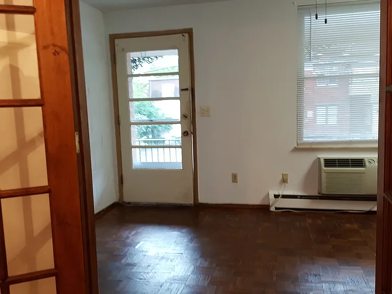 1433-1437 Highland St — Photo 19