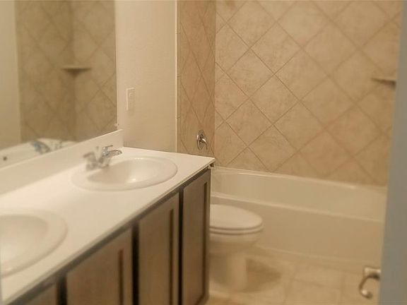 4th image of 129 Colony Way