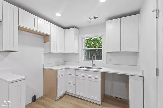 3038 Meredith Ave #2 — Photo 5
