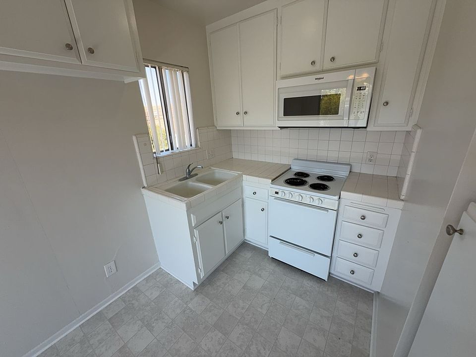 1st image of 601 E Angeleno Ave APT P