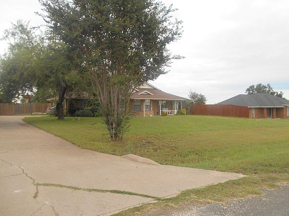 3rd image of 836 Lynn Ann Dr