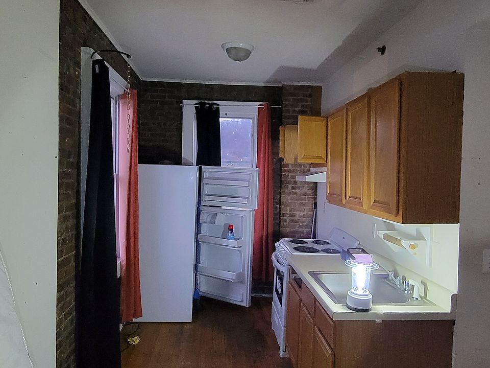 1st image of 4 Broadway APT 1