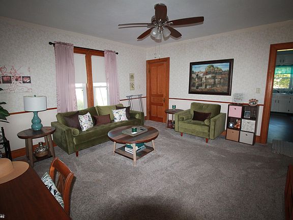 3rd image of 907 Omaha Ave