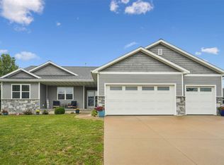716 Tiburan Ln NE, Cedar Rapids, IA 52402