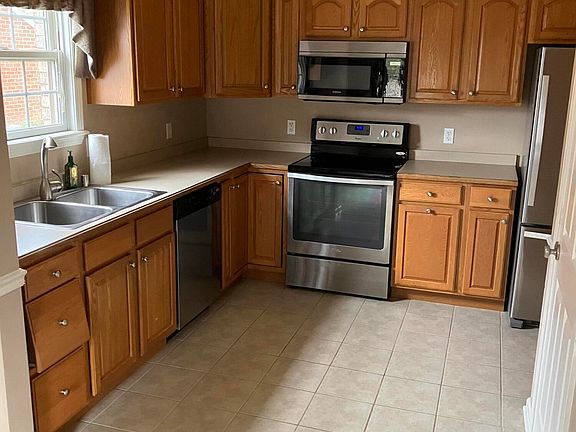 4th image of 328 Bennett Dr