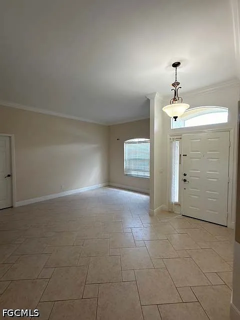 3 bed, 2.0 bath, 2105 sqft, $2,800 — Photo 3