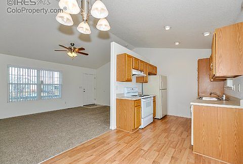 5th image of 2618 Park View Dr