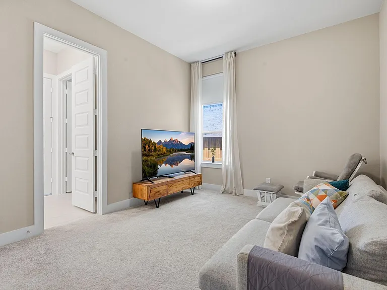 28065 Willow Glen Dr — Photo 23