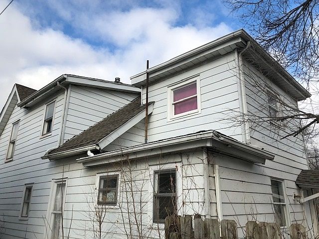 2nd image of 1614 Marine St