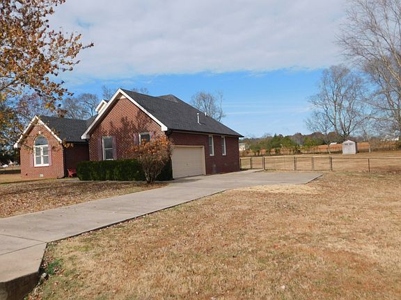 2nd image of 3016 Chapel Hills Dr