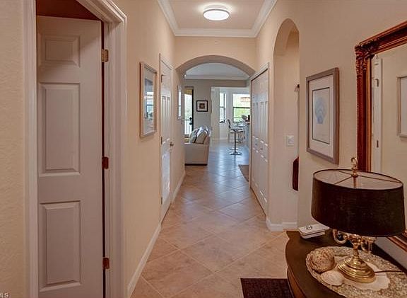 5th image of 9723 Acqua Ct Unit 323