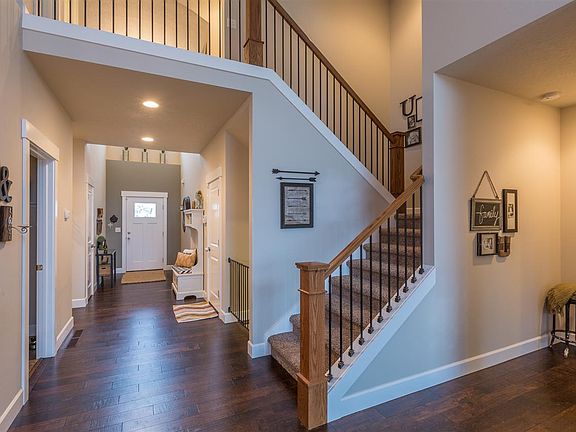 3rd image of 1018 W Osprey Heights Dr