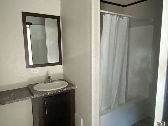 5th image of 602 NW 9th St Lot 212