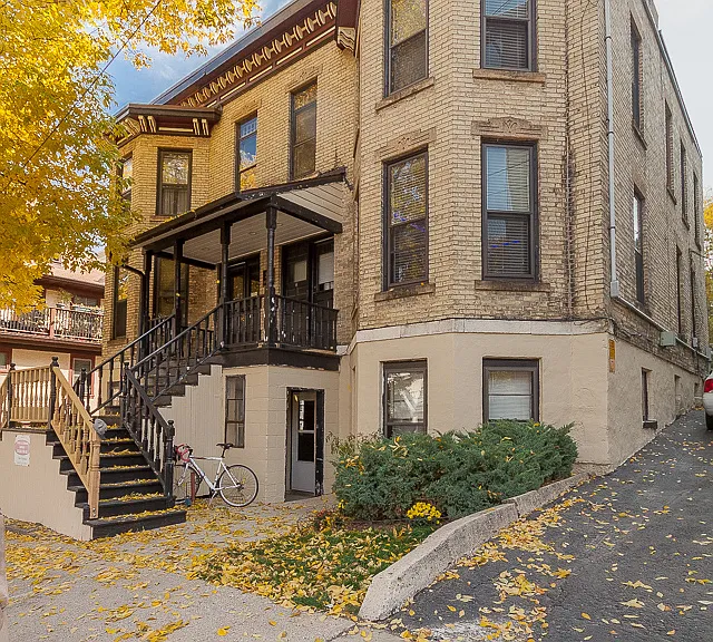 313 E Mifflin St #4 — Photo 10