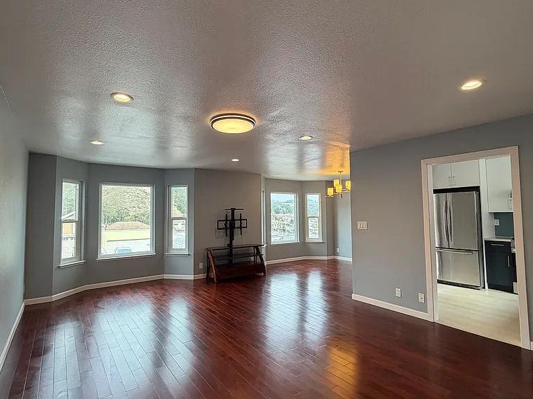 426 Wyandotte Ave — Photo 7