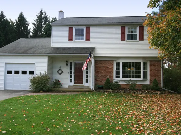 8 Cambridge Rd, Downingtown, PA 19335