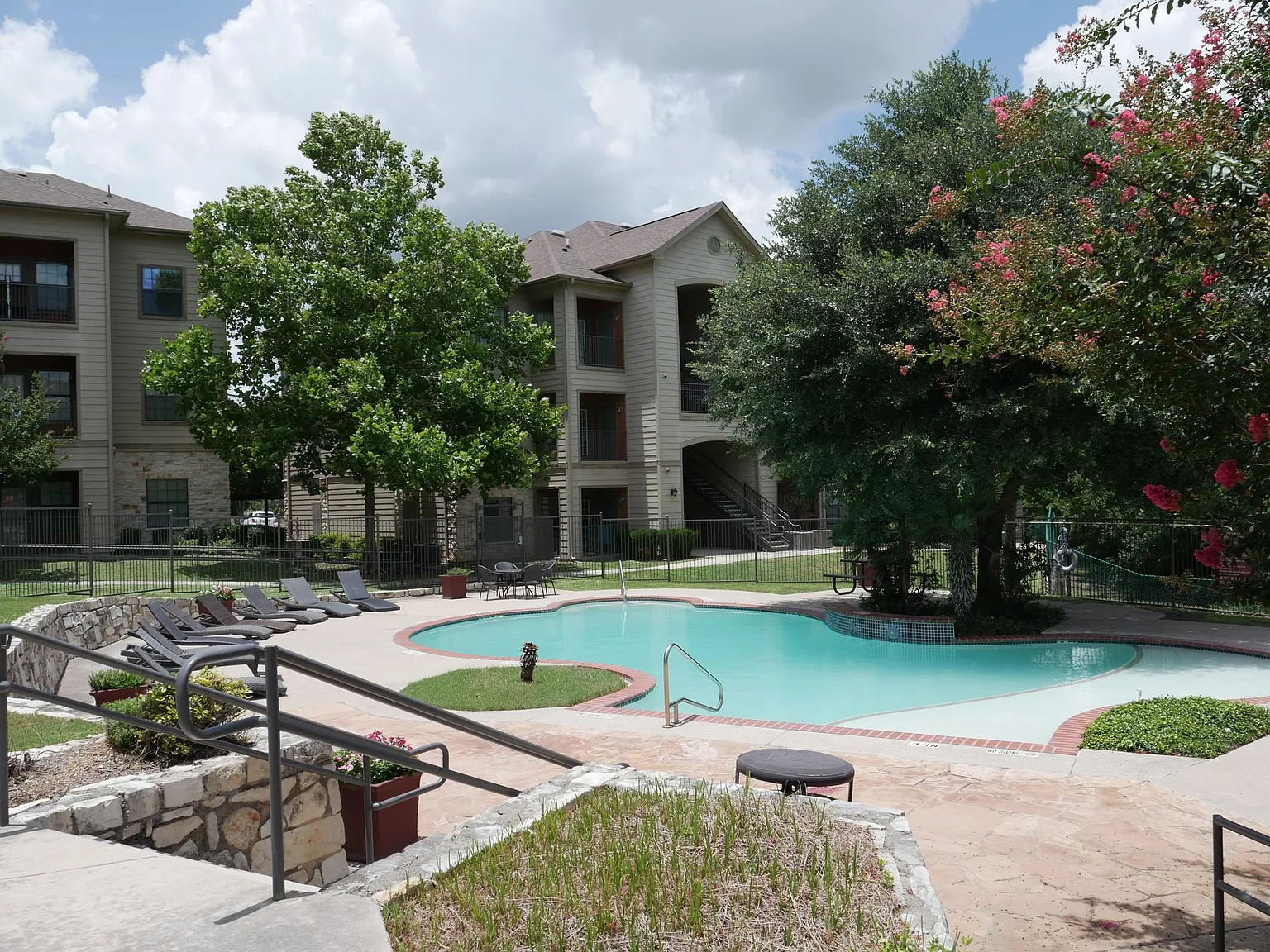 Carmel Canyon Apartments — Photo 3